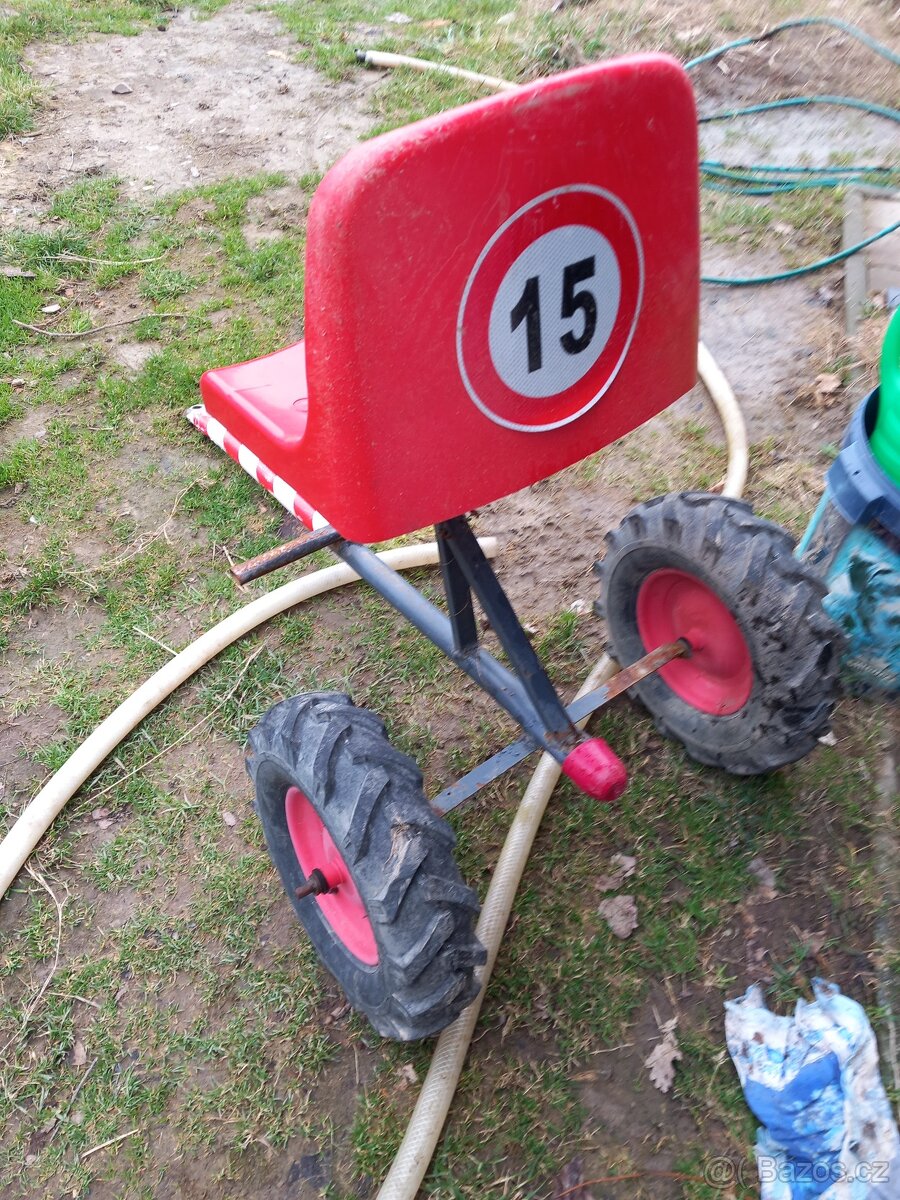 SULKA ZA DAKR A DALŠÍ - 2