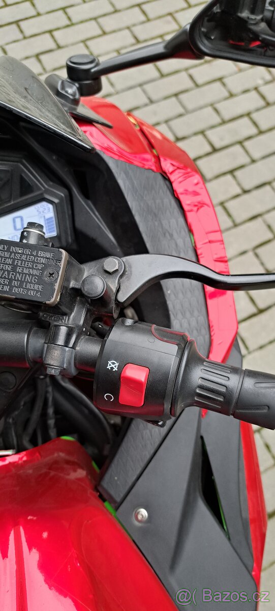 Kawasaki ninja 300 - 2