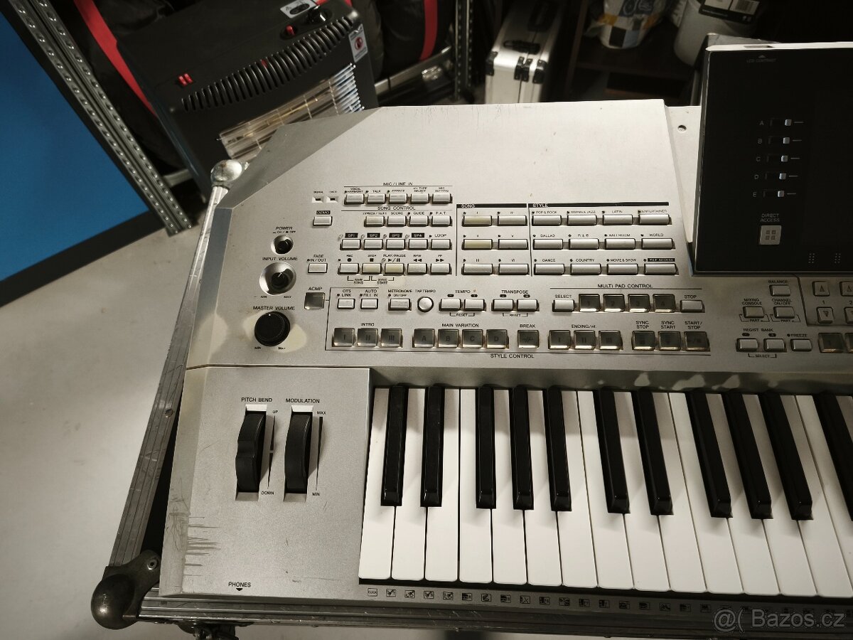 Yamaha Tyros 2 - 2