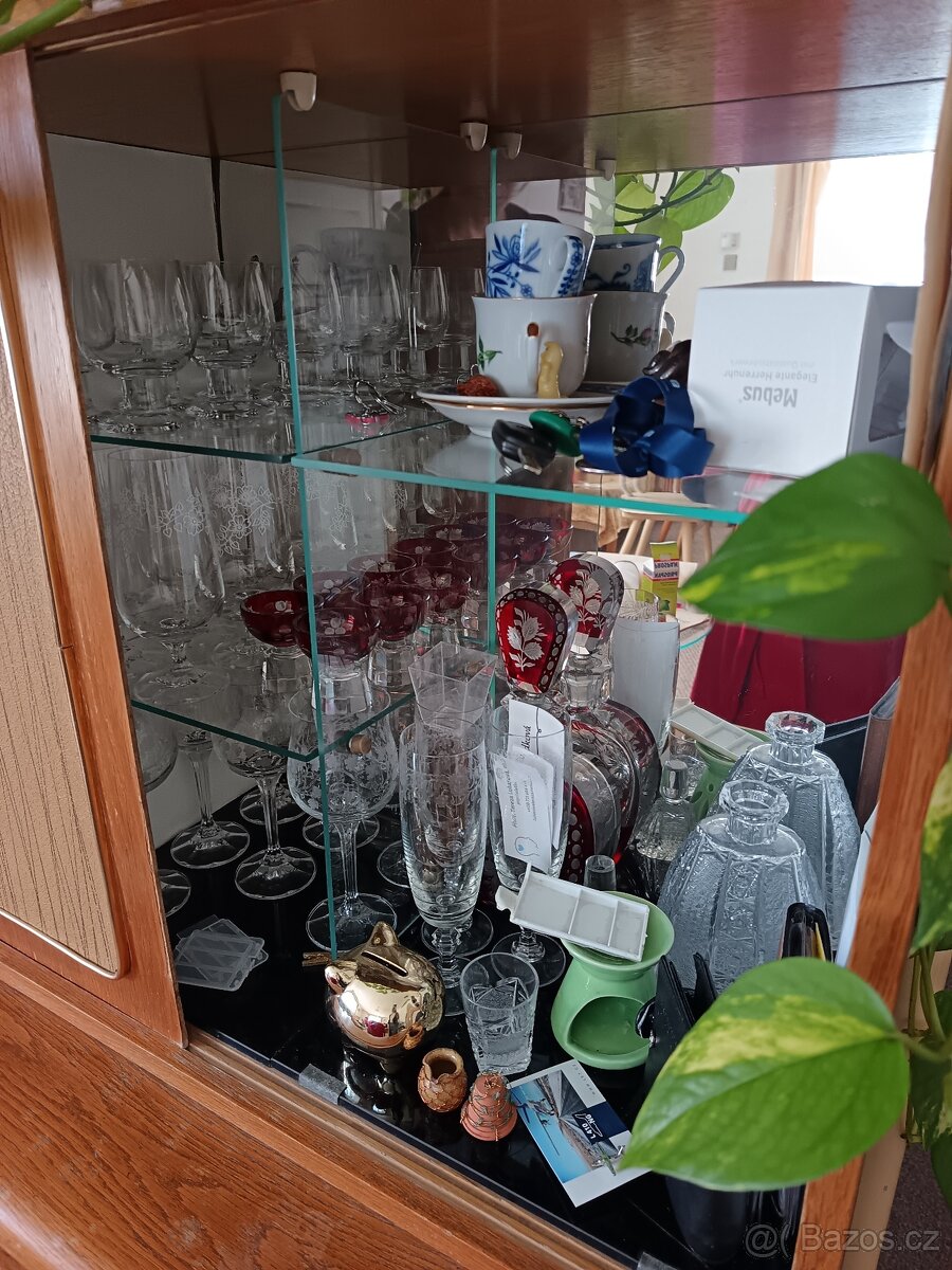 Retro sekretář ZA ODVOZ - 2