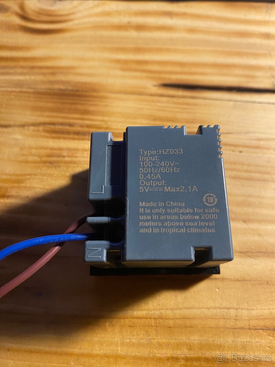 Legrand Mosaic nabíječka USB - 2