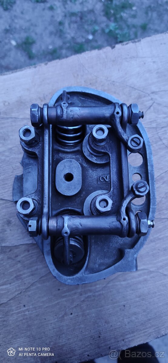 Hlava BMW R4 - 2