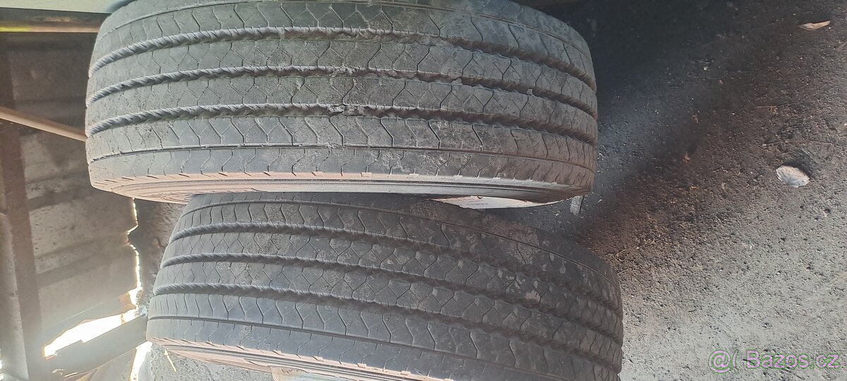 Pneu 245/70R17,5 - 2