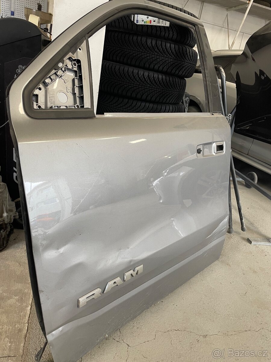 Prodám levé přední dveře dodge ram - 2