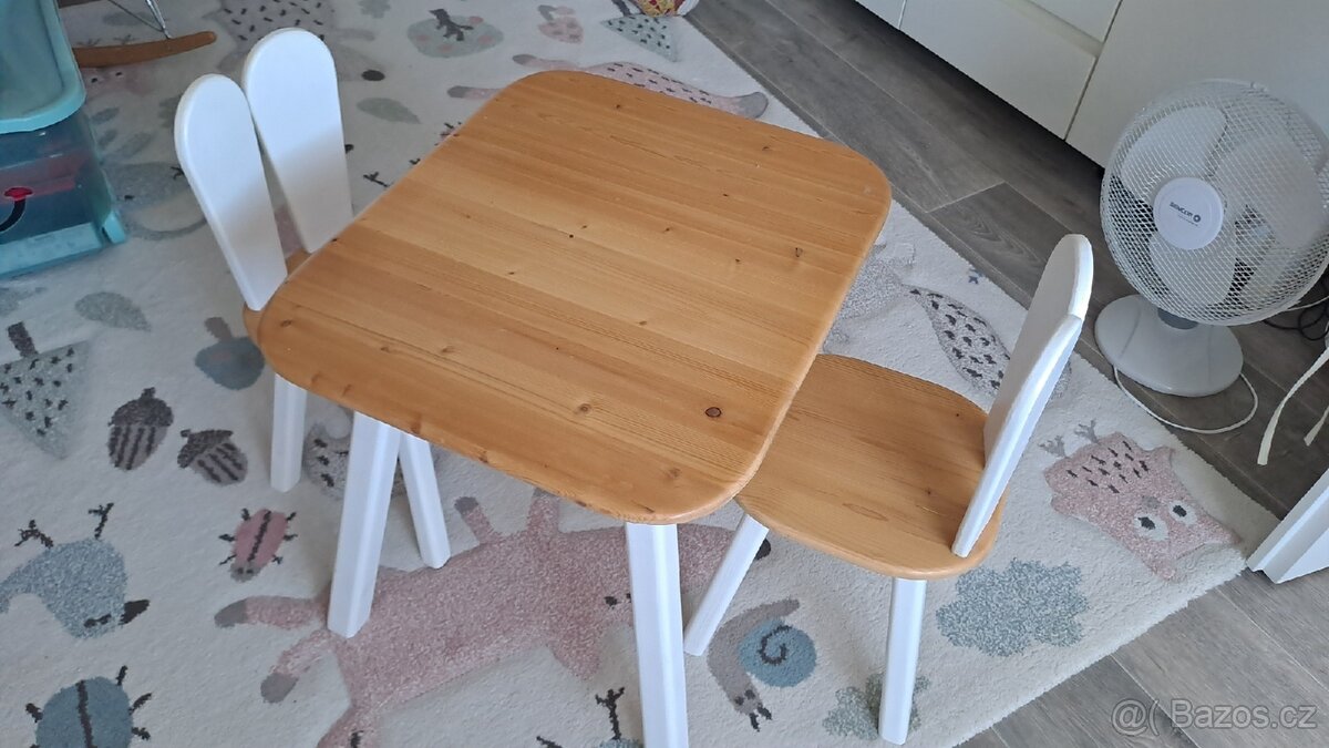 🧸 DĚTSKÝ DŘEVĚNÝ SET – STŮL + 2 ŽIDLIČKY - 2