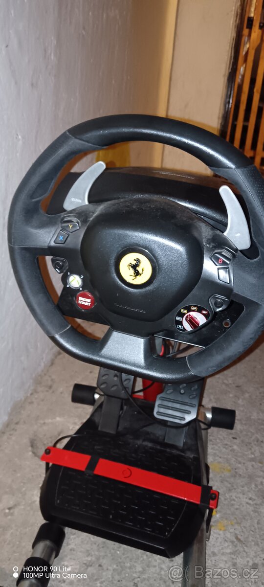 herní závodní volant Ferrari/Thrustmaster s pedály - 2