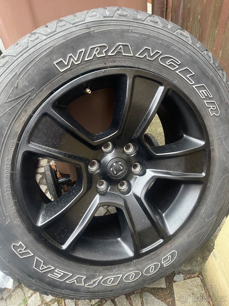 Dodge ram 1500 20 palcu 5 generace