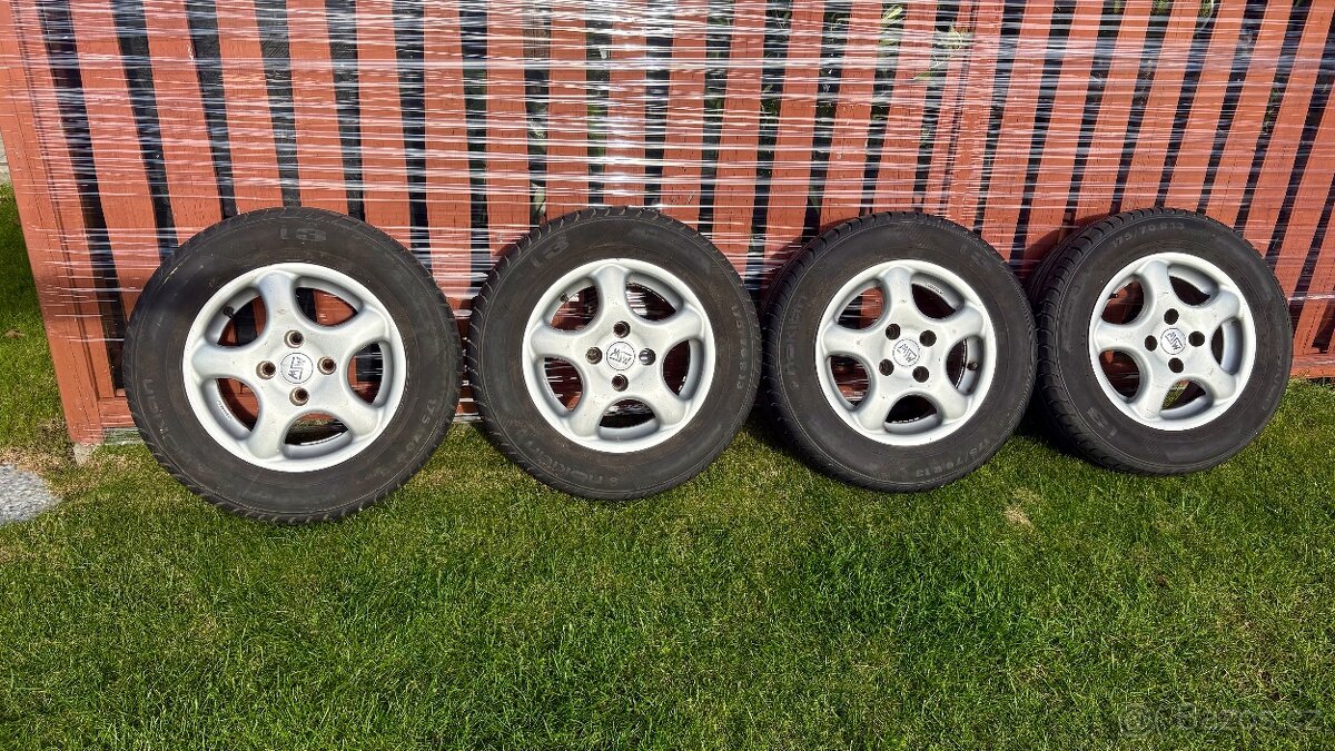 ALU kola 4x100 R13 + Nokian 175/70 R13 ( letní ) - 2