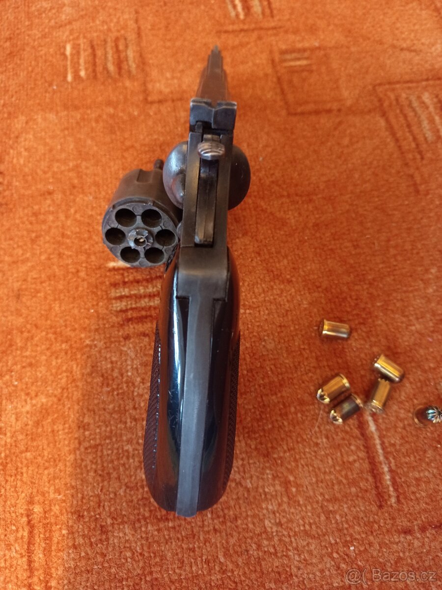 plynová pistole 9mm Magnum - 2