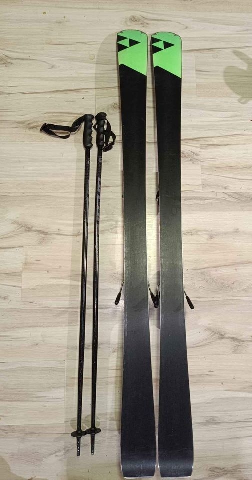 Sjezdové lyže Fischer v. 159, vč. hůlek - 2