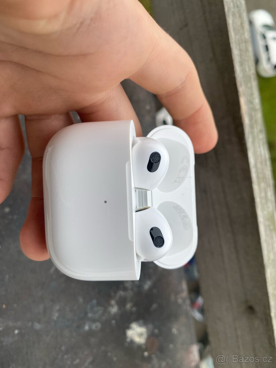 AirPods 3 velmi dobří stav - 2