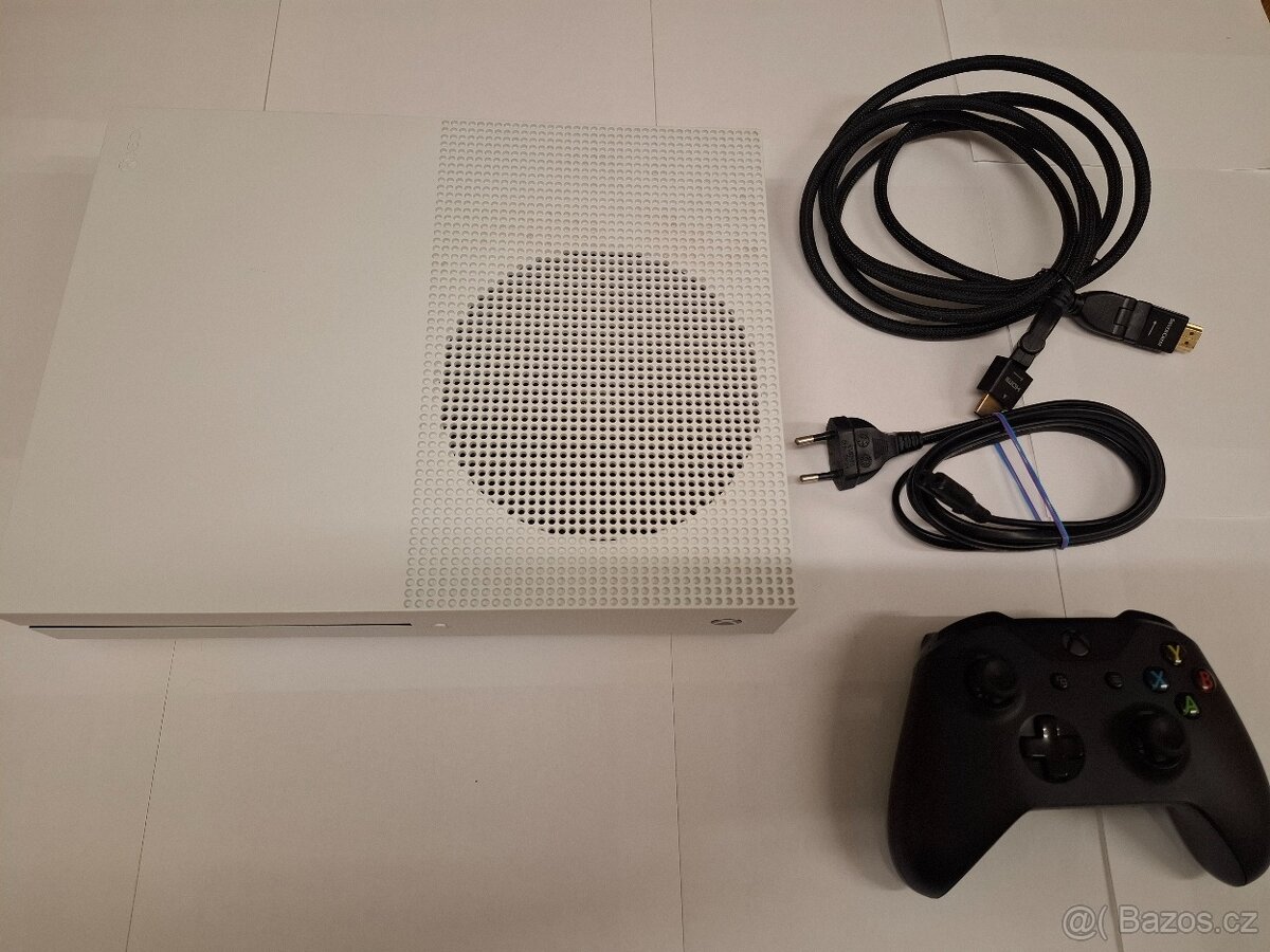 Xbox One S 500gb + 2hry - 2