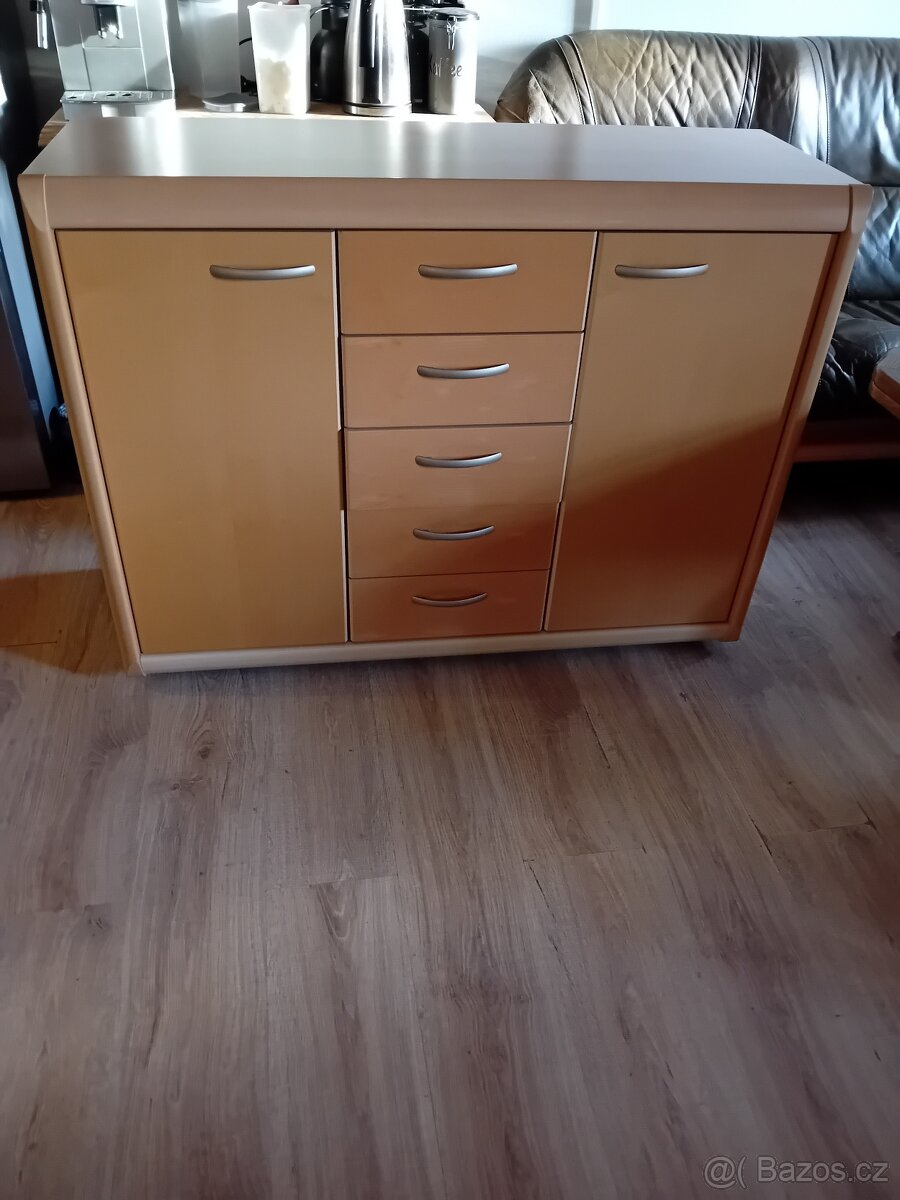 komoda šuplíky, dvířka, dekor buk - 2