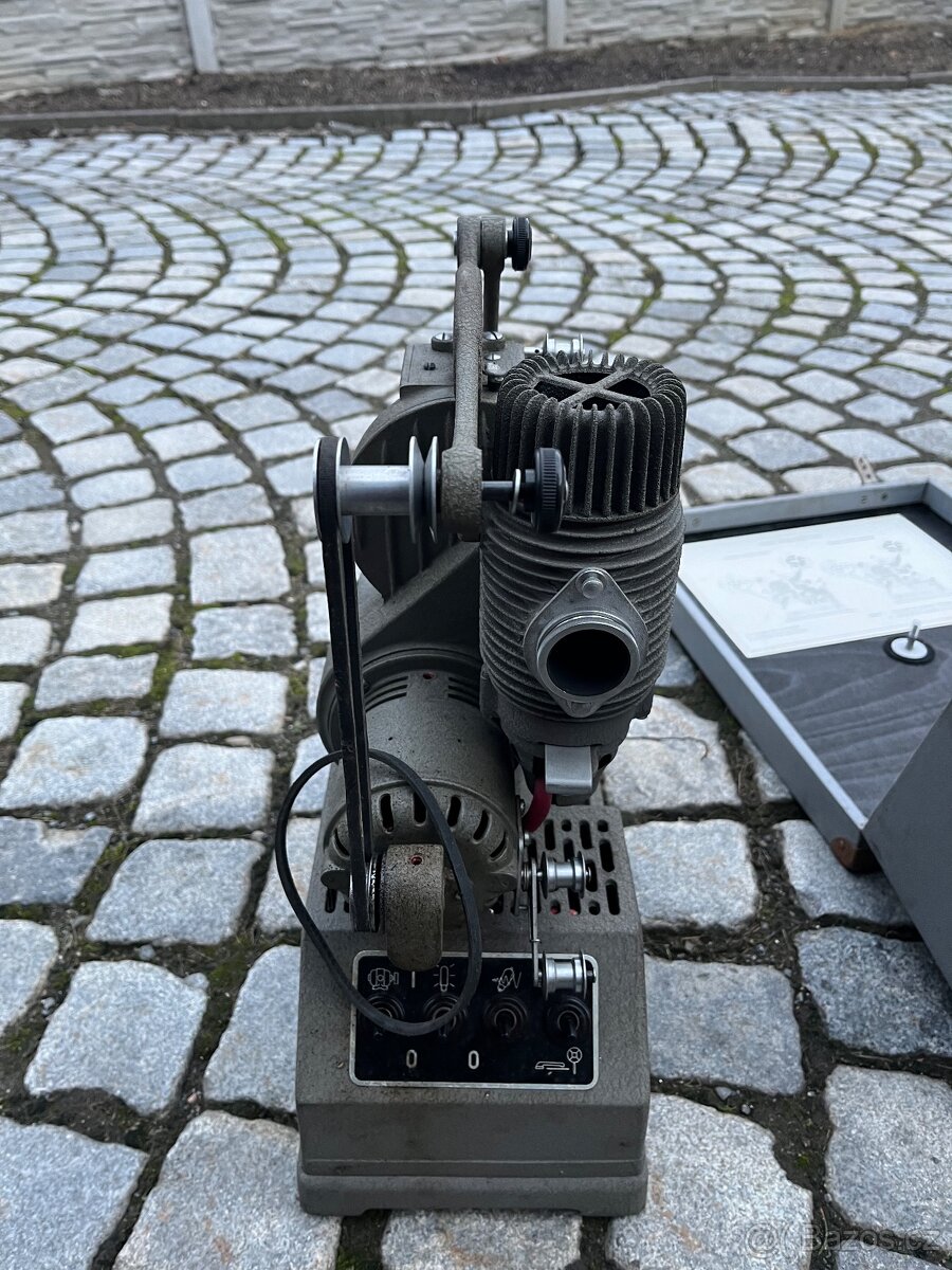 Promítací stroj - 2