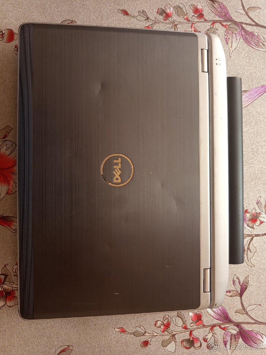 Dell latitude e6220 na náhradní díly. - 2