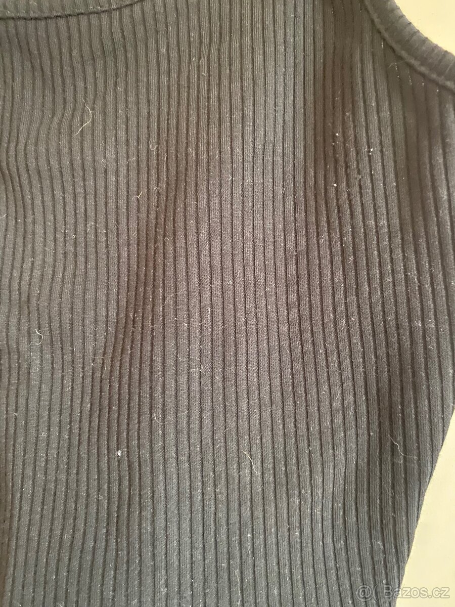 Černé basic tílko velikosti S - 2