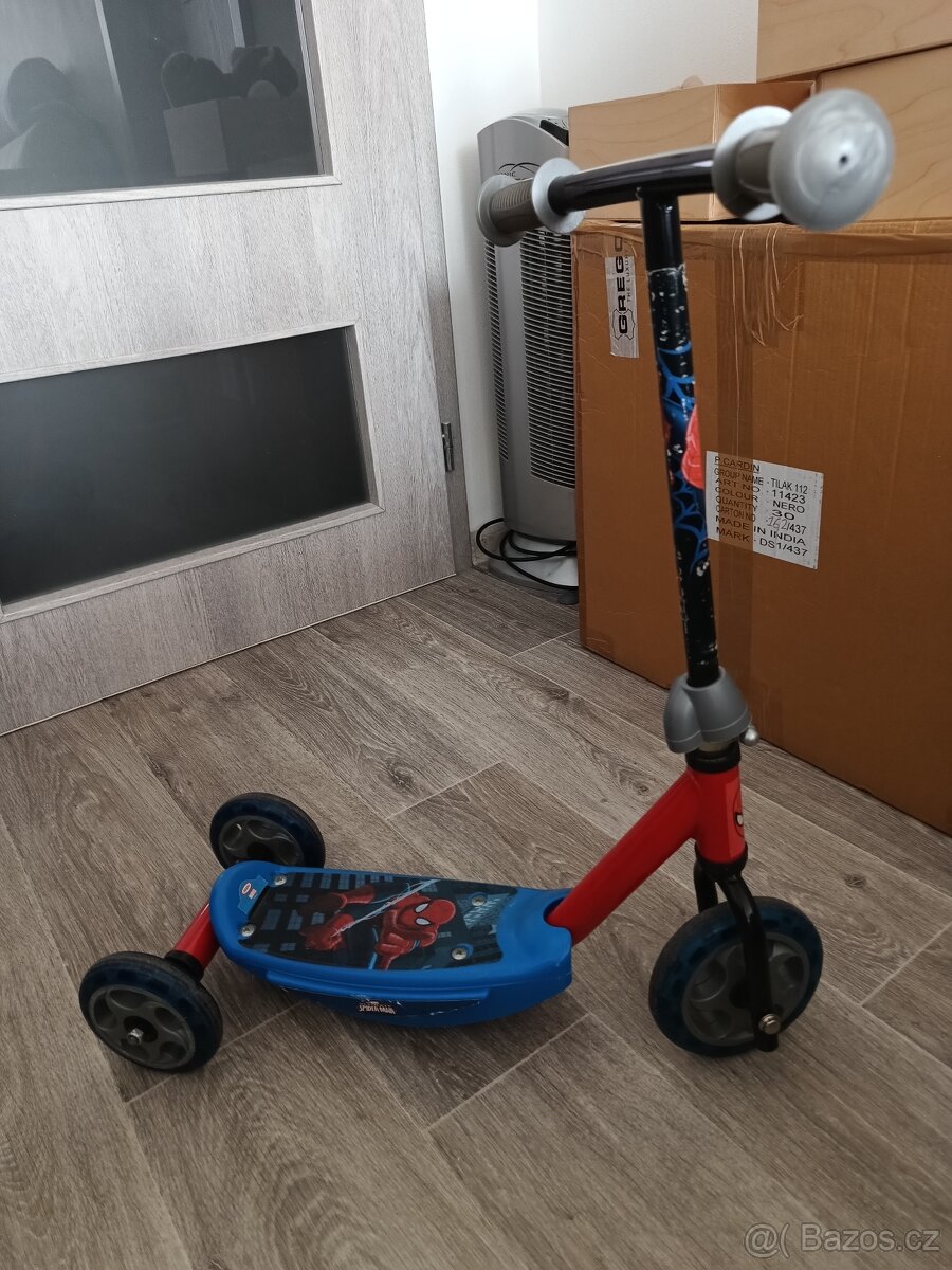 Dětská koloběžka Spiderman - 2