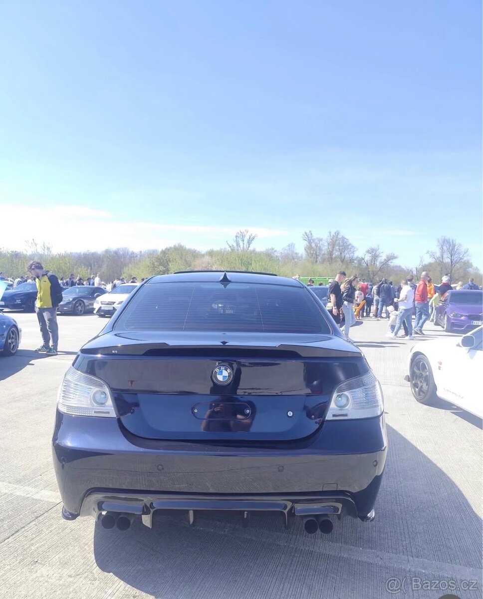 BMW DupleX E60 E61 Difuzor zadního nárazníku– Černý lesk - 2