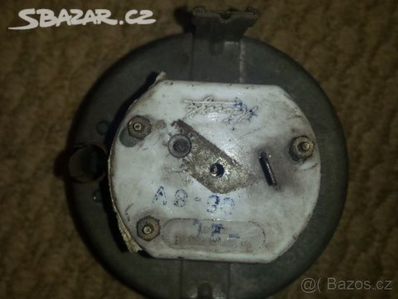 Prodám hodiny do VW Typ 3. Karmann Cenu nabídněte. - 2