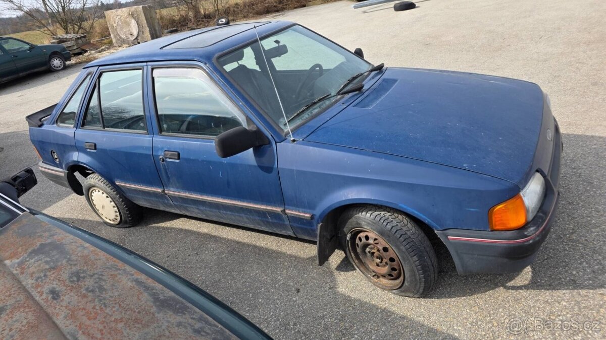 Ford Escort 1.3 rok 1986 - 2
