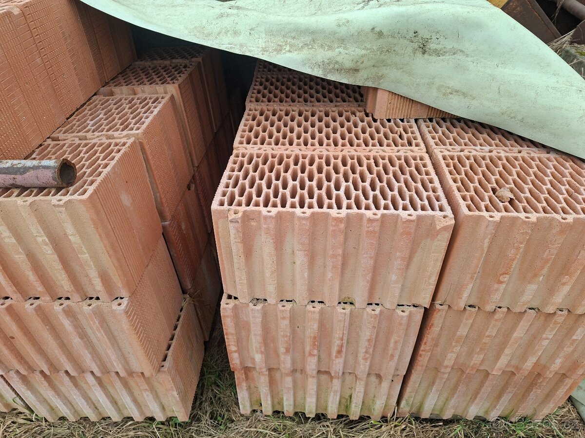 Červená cihla broušená 44 cm - 2