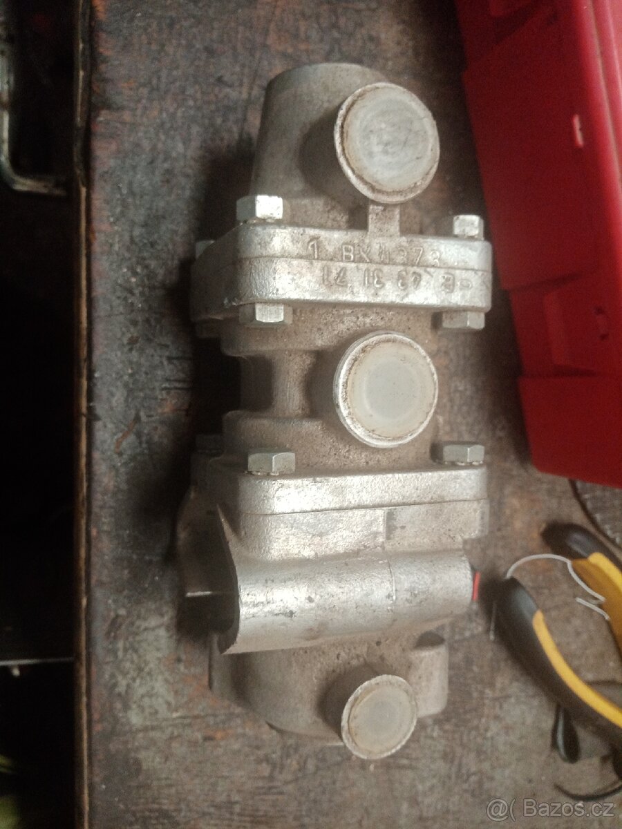 Dvouokruhový brzdič Autobrzdy Jablonec n.p. - 2