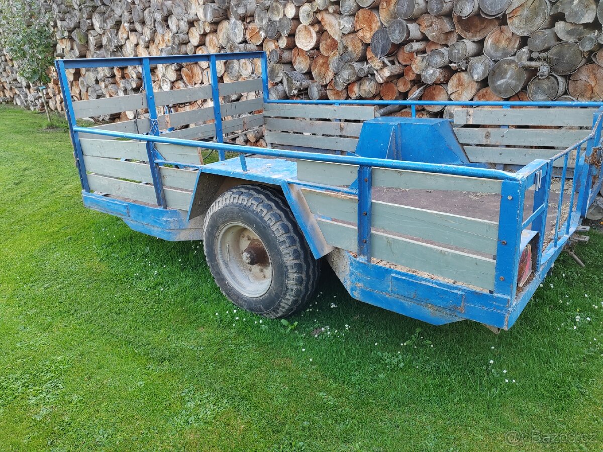 Kára - přívěs za traktor - 2