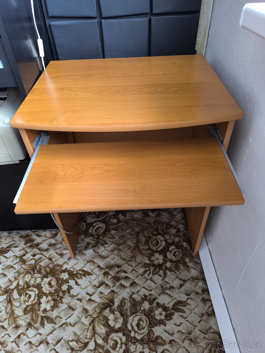 Prodám PC stolek - 2