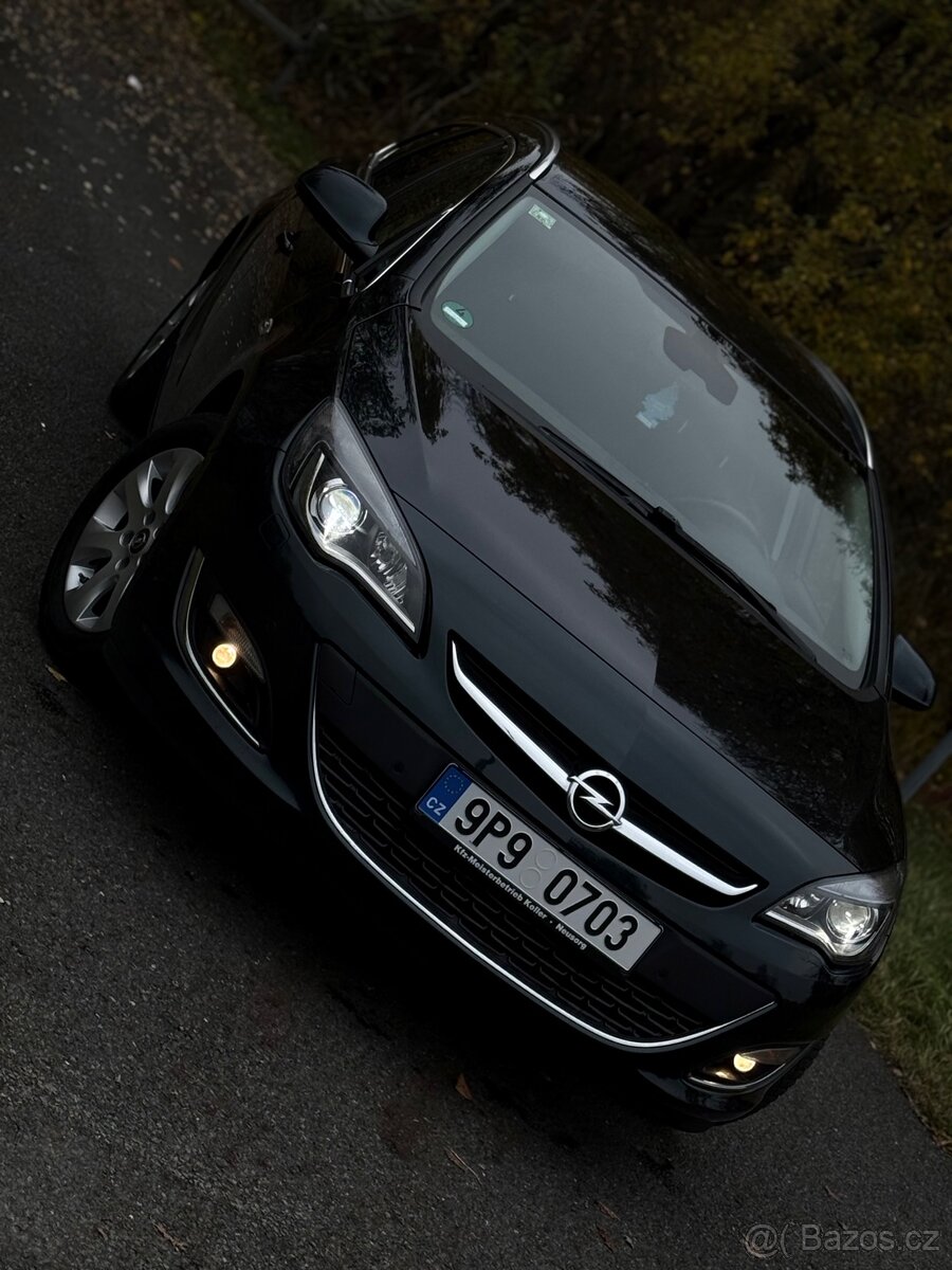 Opel Astra Sports Tourer - 2