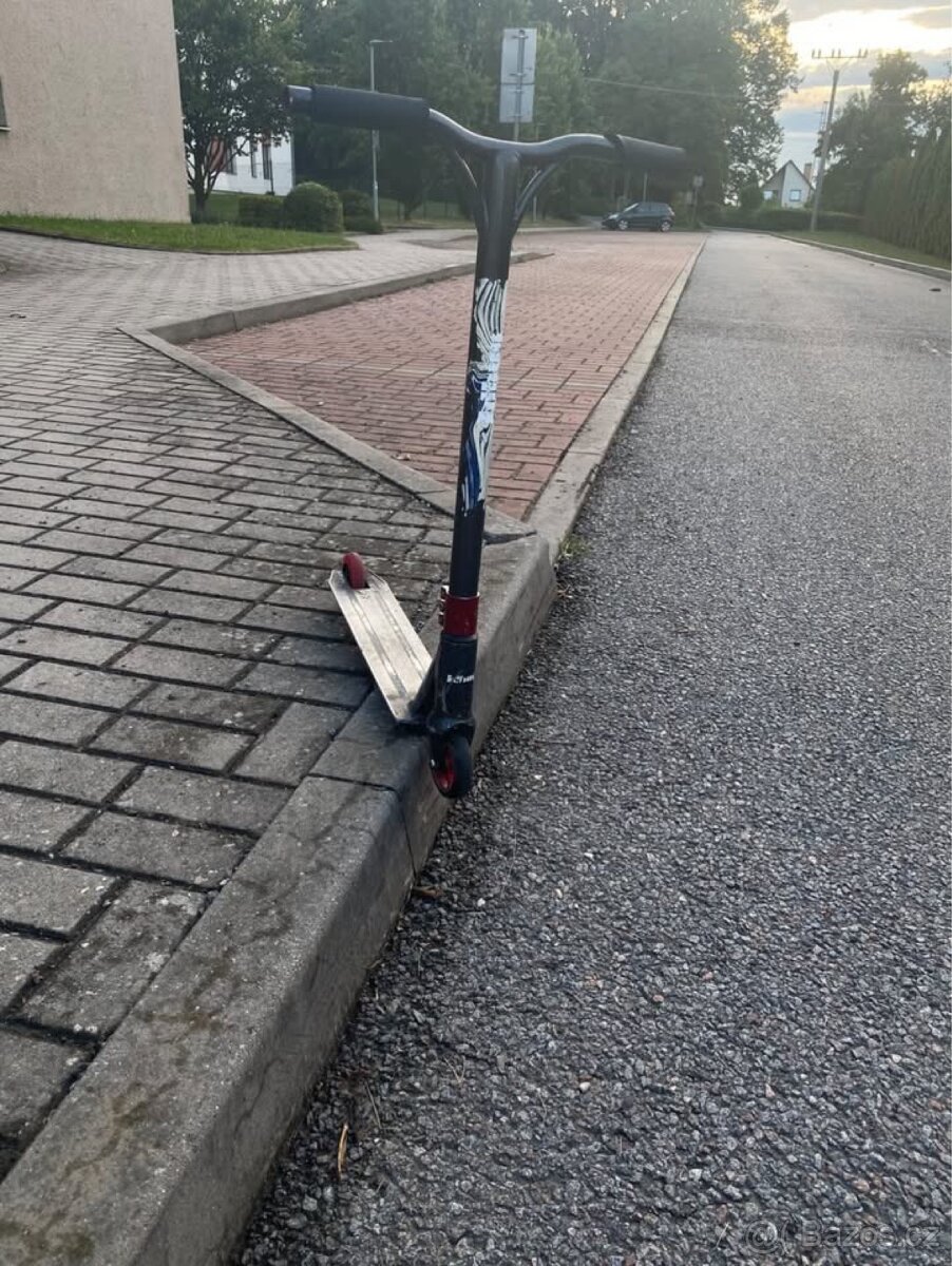 Stará freestail koloběžka - 2