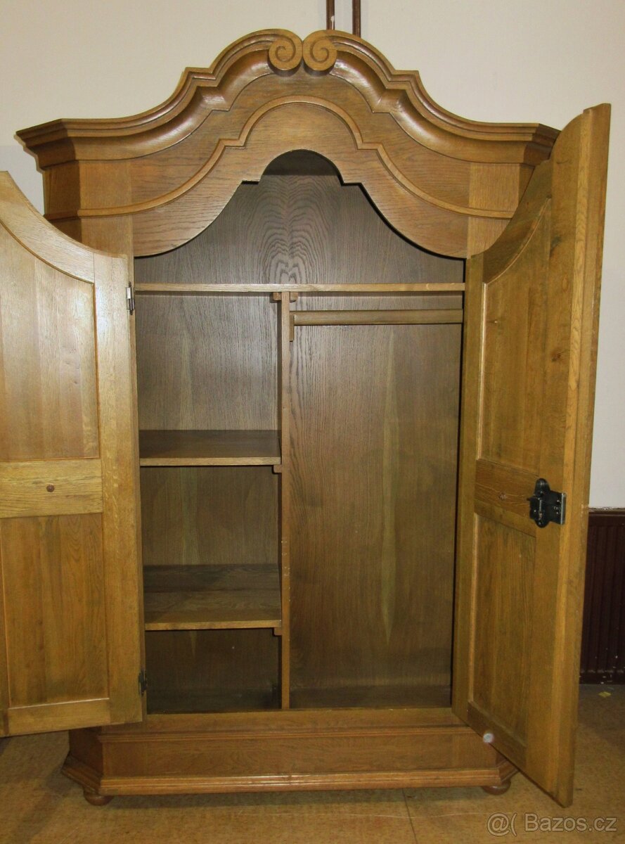 Šatní skříň rustikální z masivu ( Dub ) - Výborný stav - 2