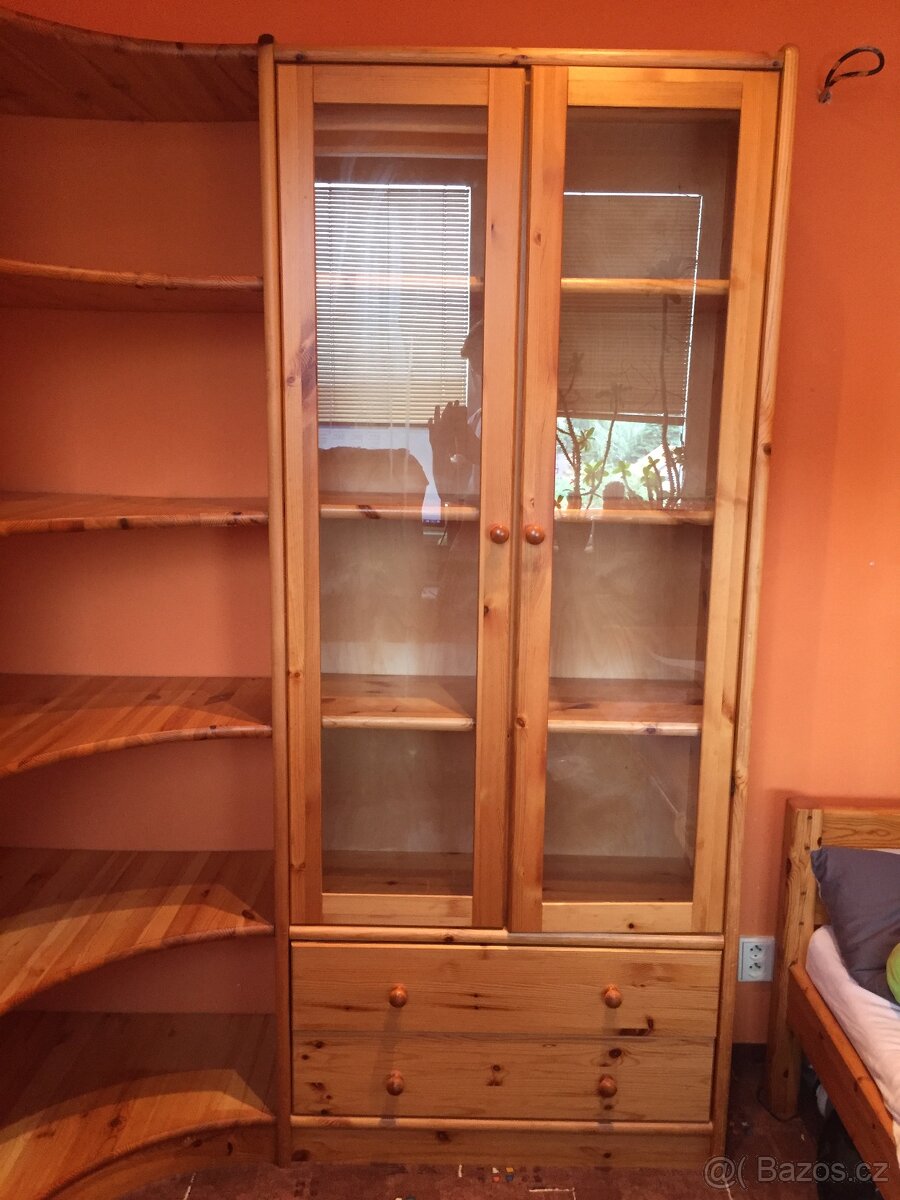 Skříň masiv - 2