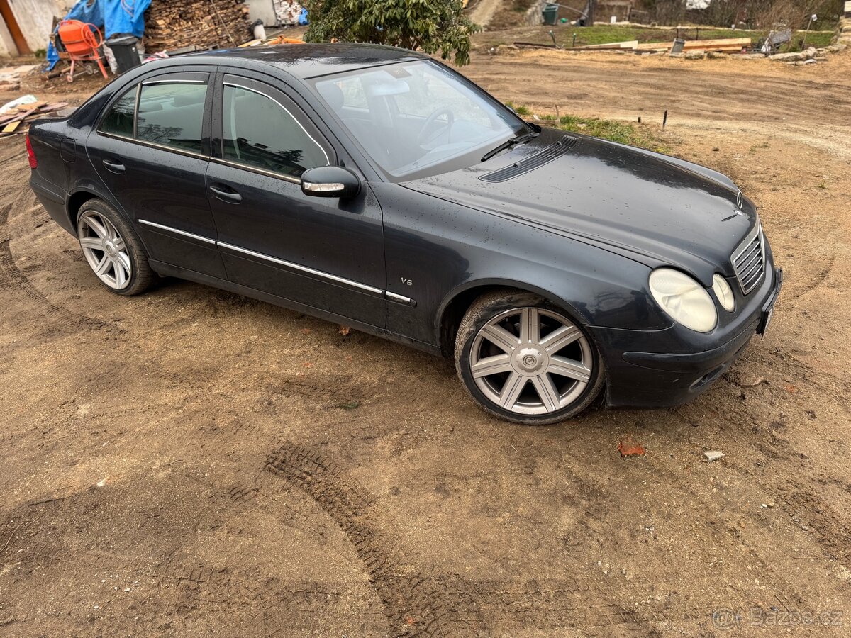 Mercedes benz 211 E 240 - 2