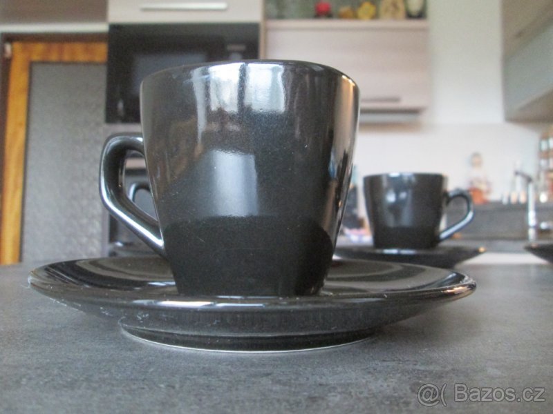 Kávové hrnky s podšálky - 2
