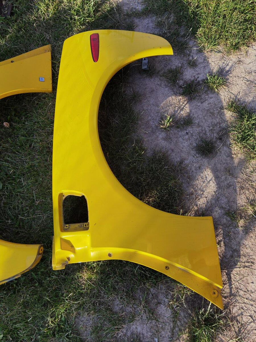 Corvette C6 - blatník pravý - 2