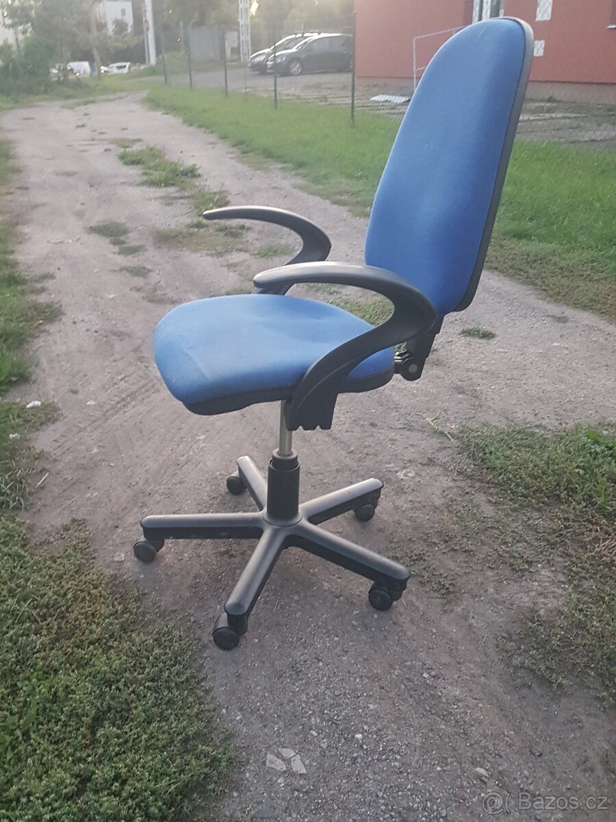 Kancelářská otočná židle - 2