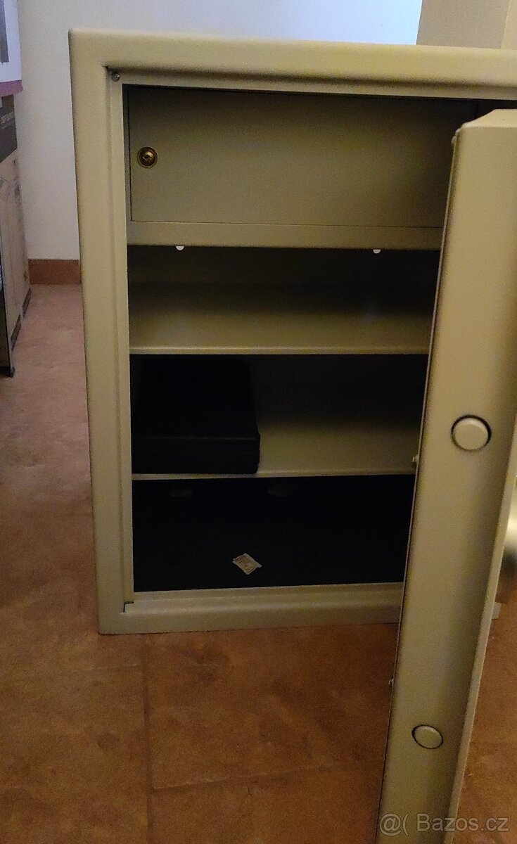 Trezor Justra P2-S - 2