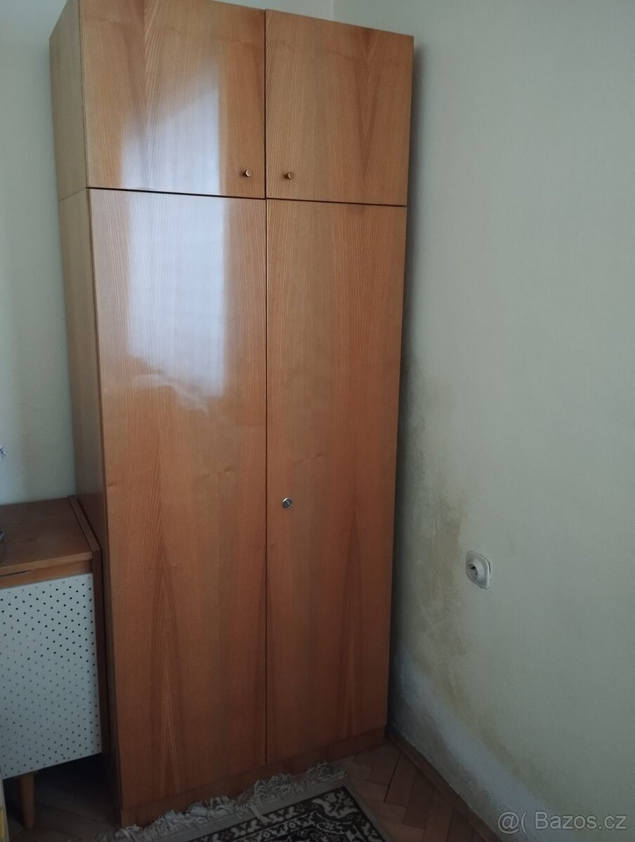 Prodám šatní skříň s nástavcem - 2