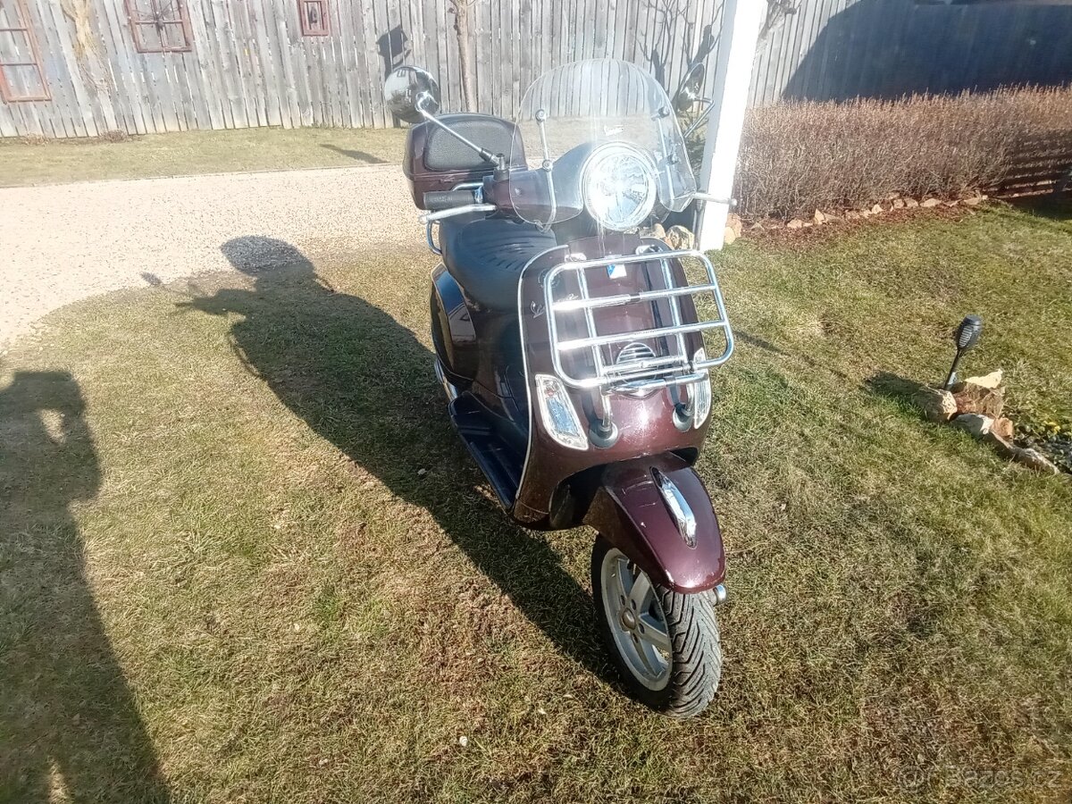 Prodám Vespu LX150 i e. - 2