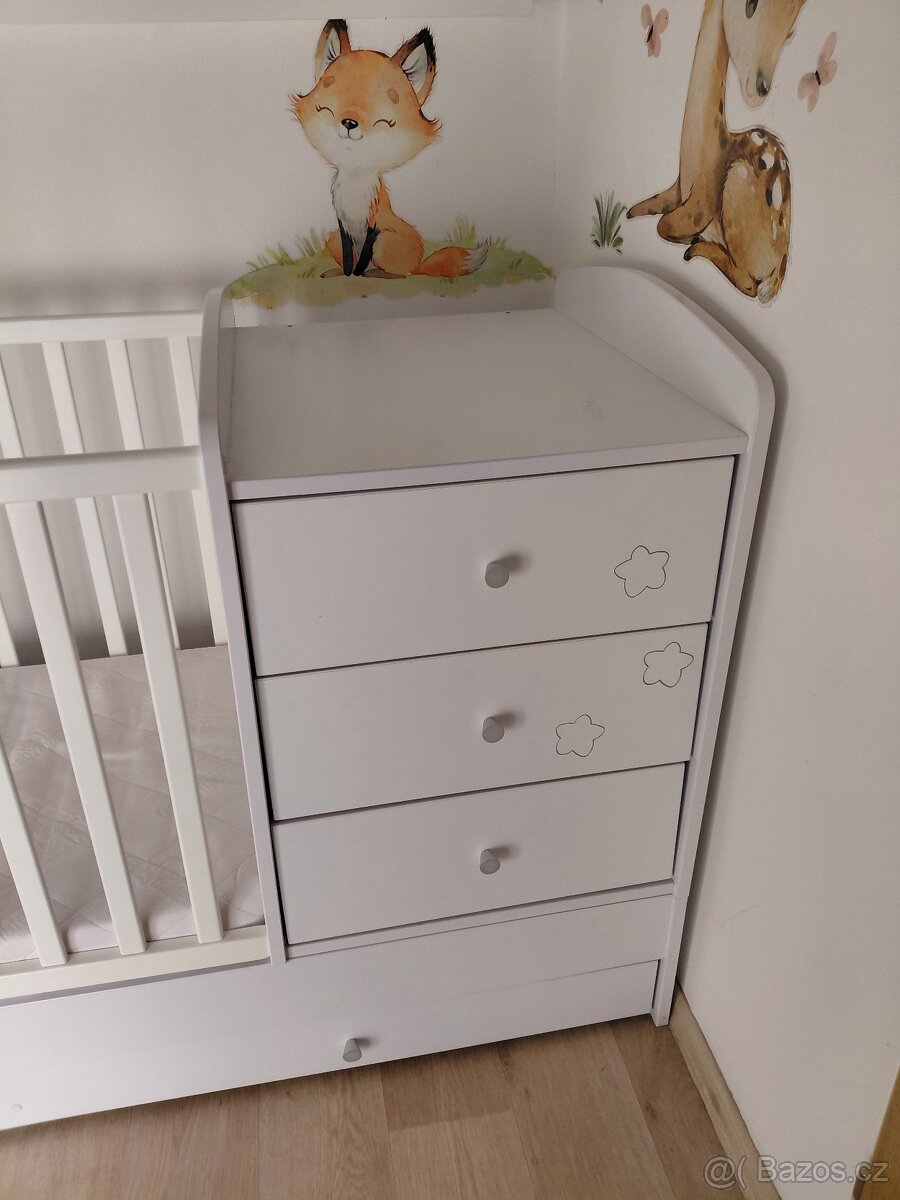 Rostoucí kombinovaná postýlka s přebalovacím pultem - 2