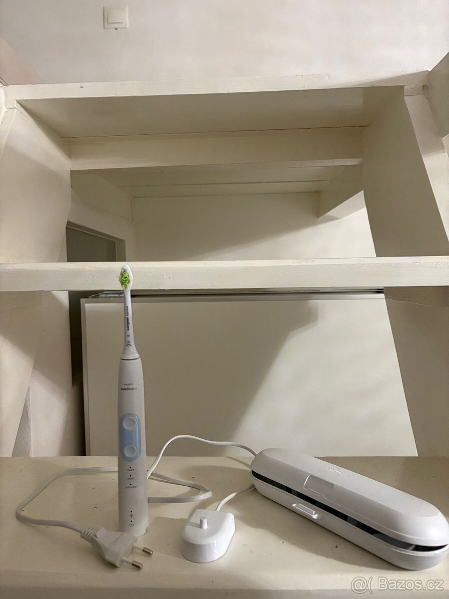 Elektrický kartáček Philips sonicare 5100 - 2