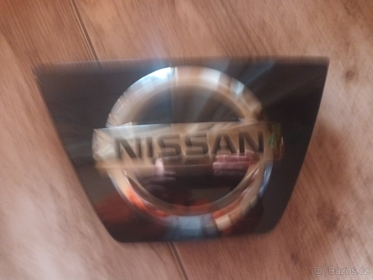 Přední maska nissan - 2