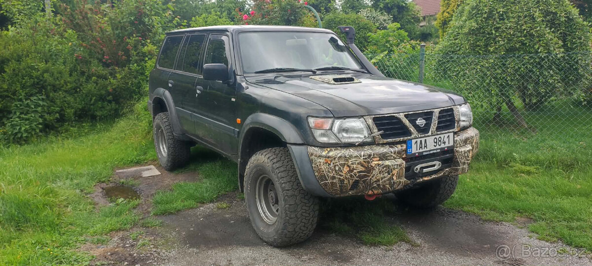 Nissan Patrol Y61 wagon - 2