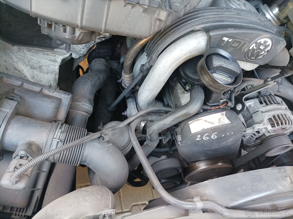 Díly motoru 2,5 TDI 80kw. - 2