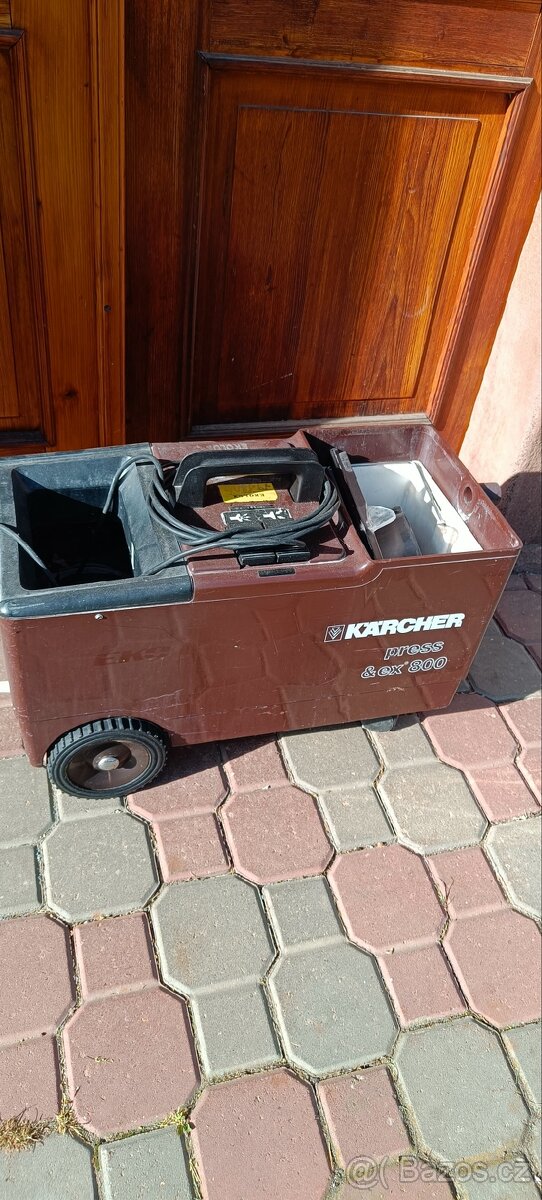 Čistící stroj na koberce a čalounění Karcher - 2