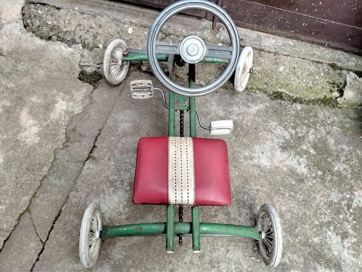 Retro šlapací čtyřkolka - 2