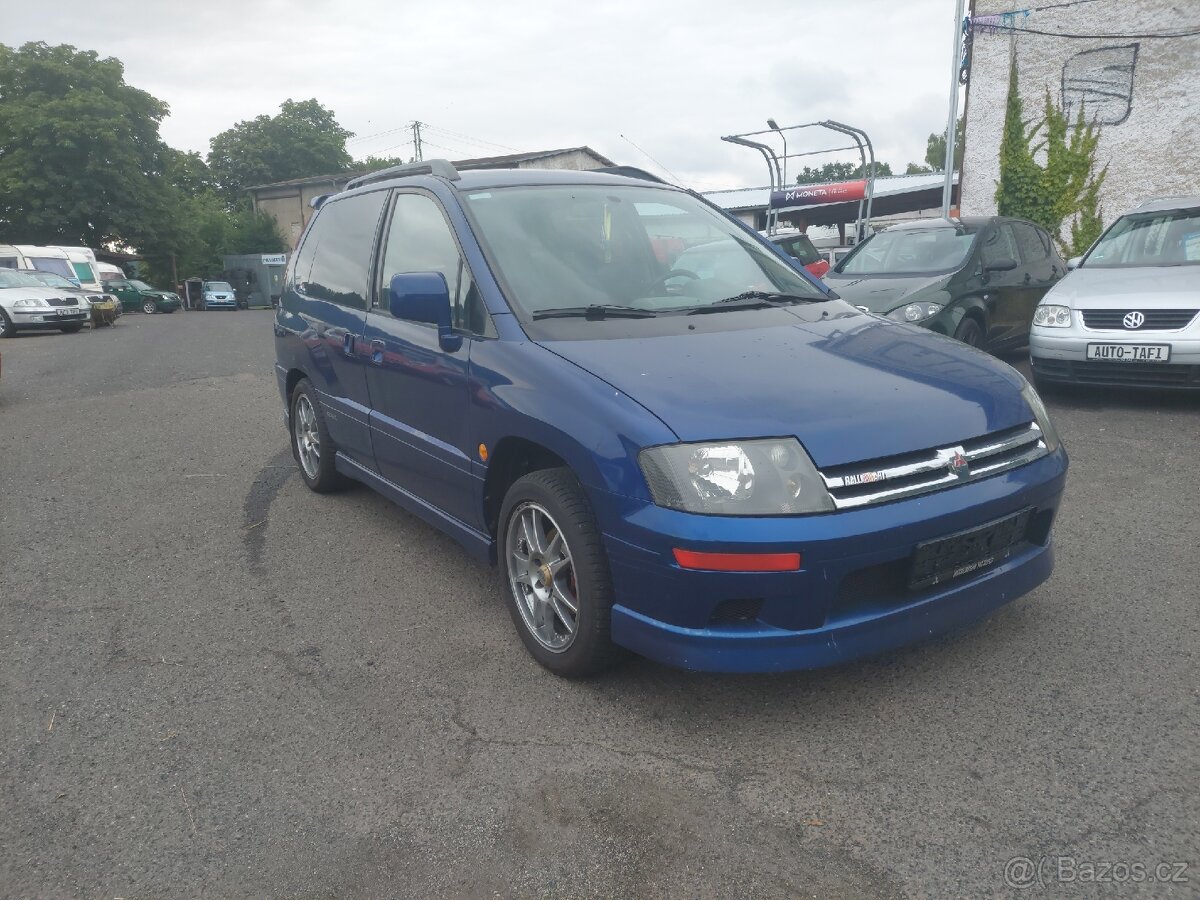 Mitsubishi Space Runner - 2