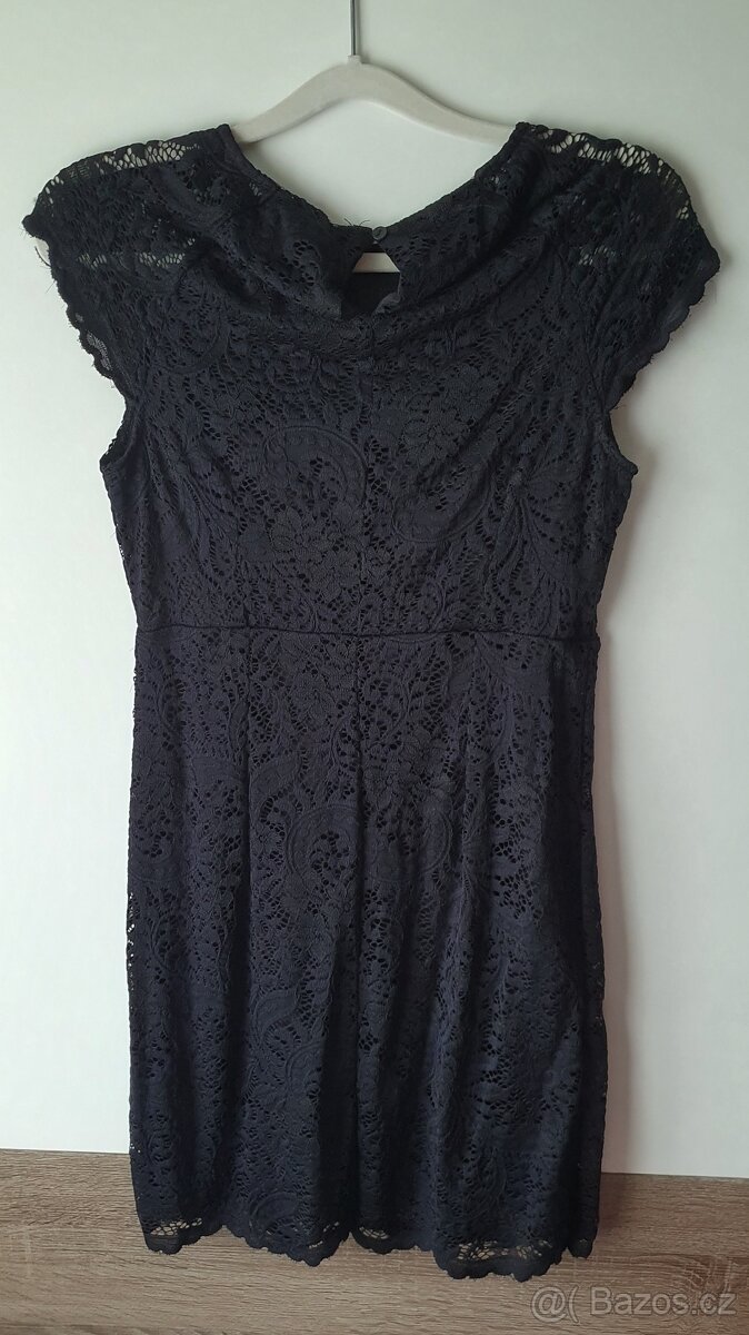 Krajkové šaty Only - 2