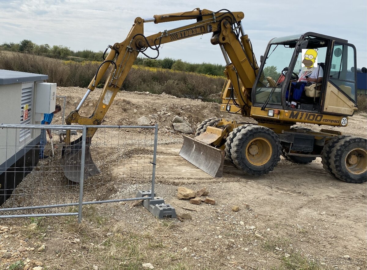 Kolové rypadlo HYDREMA M1100 - 2