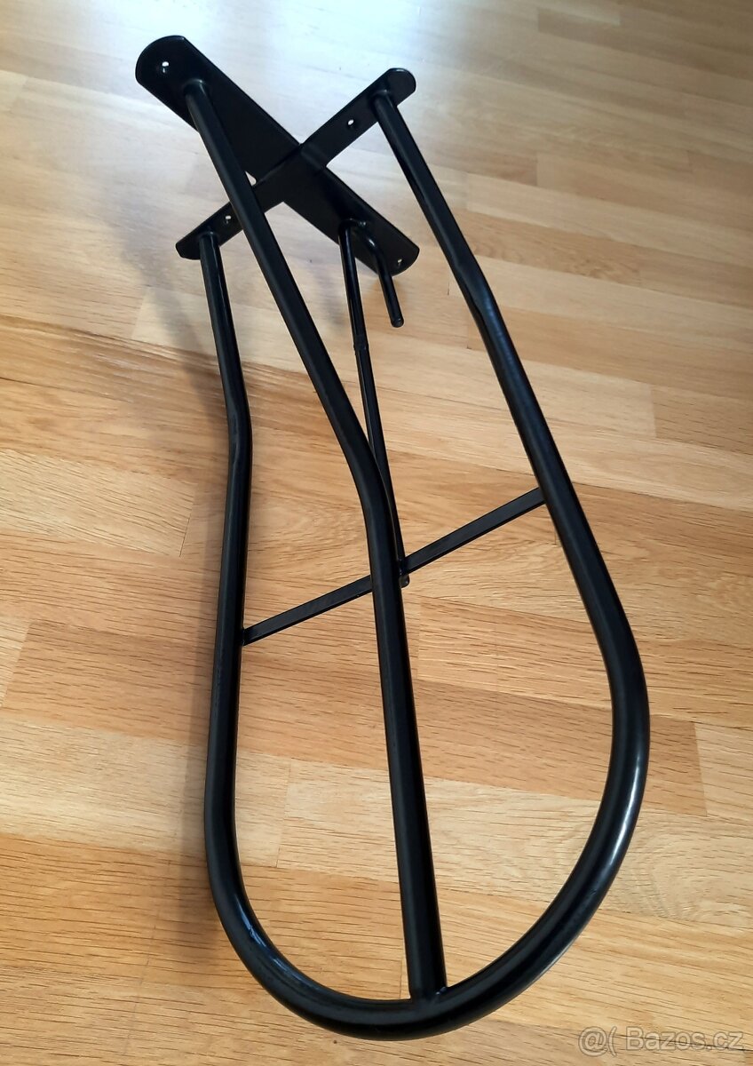 Pevný držák věšák stojan na sedlo na zeď - více kusů - 2